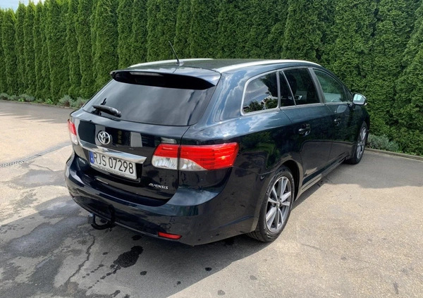 Toyota Avensis cena 35547 przebieg: 212000, rok produkcji 2014 z Jasło małe 191
